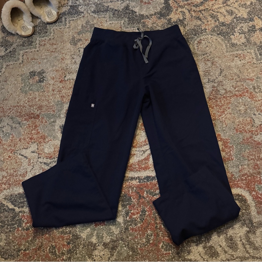 Figs Isabella wide leg Pants in Navy Blue